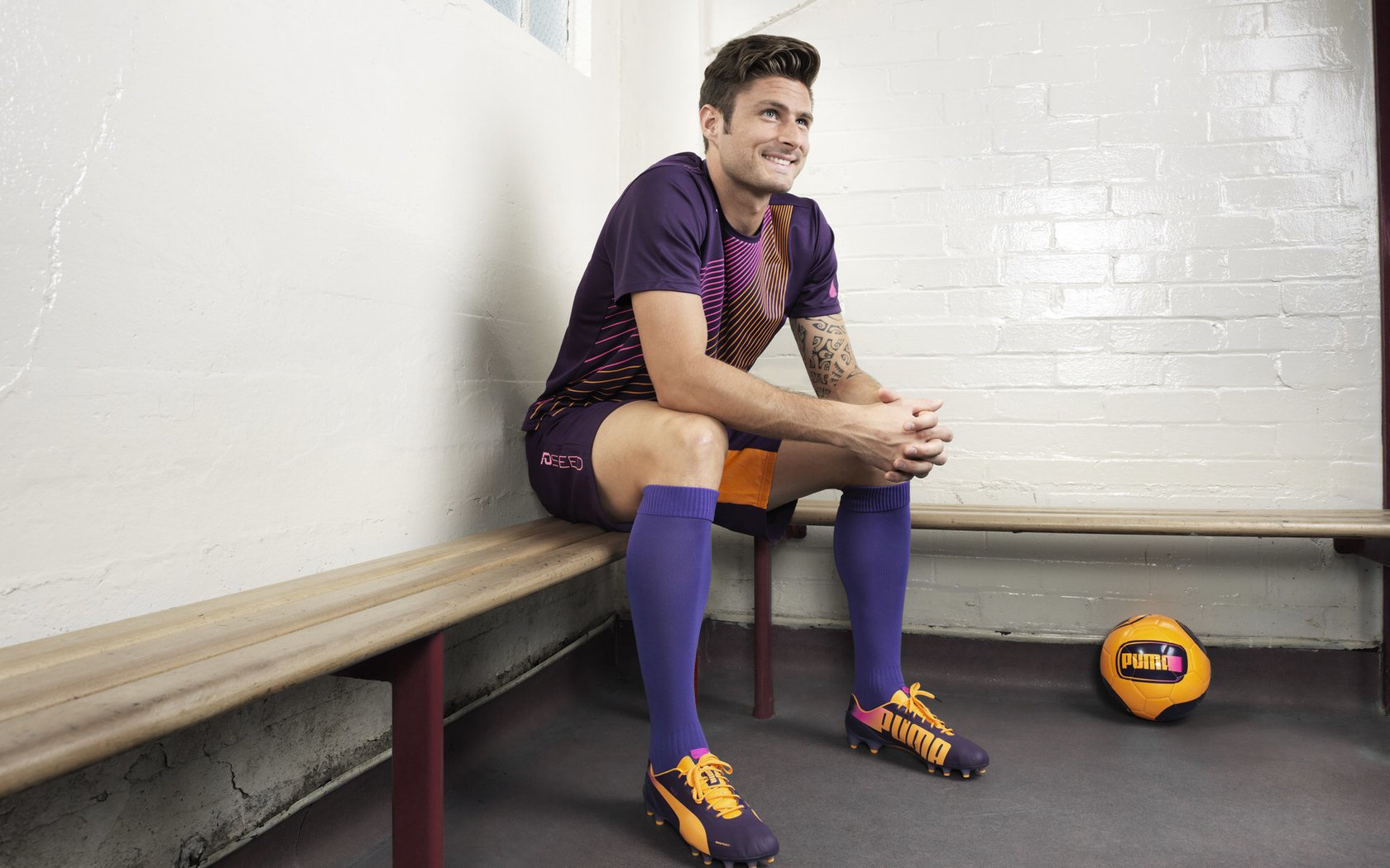 九游体育官网入口-瑞士球员在点球前祈祷“像钟表一样精准”，果真进了，瑞士点球西班牙