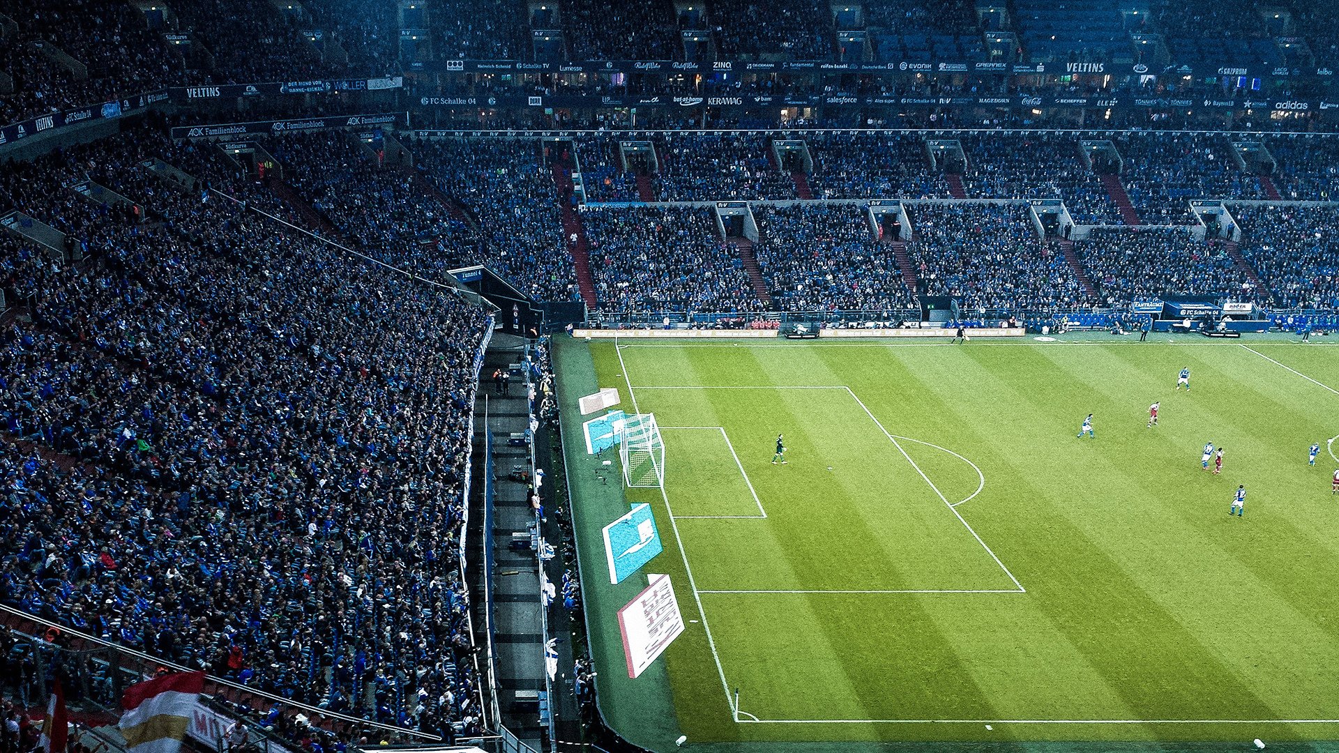 雷恩中前场频繁换位增强灵活性，雷恩队老板